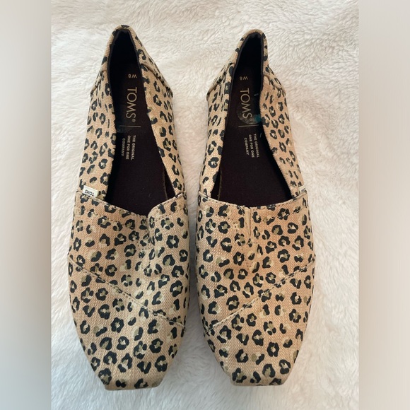 Tom’s Women’s Slip on Flats - size 8 - Picture 2 of 4